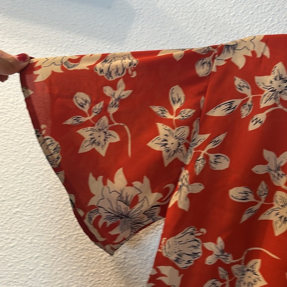 Sienna Sky deep vneck side tie top size XS - Picture 3 of 7